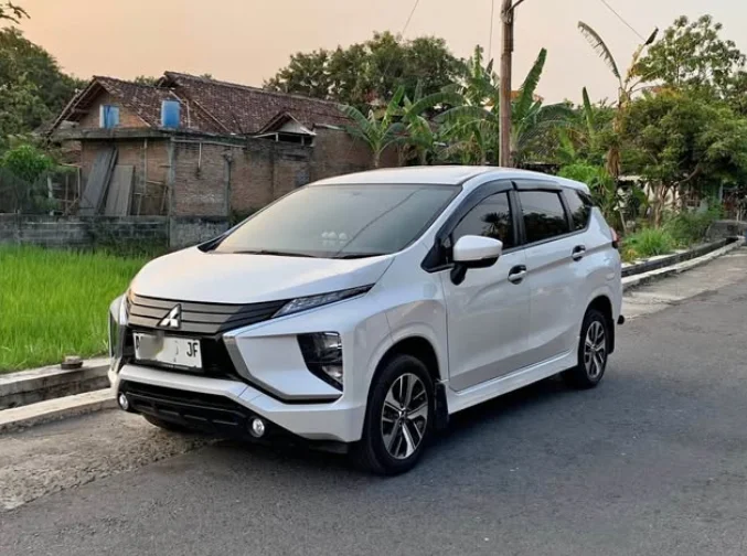 Mitsubishi Xpander Travel Surabaya Solo